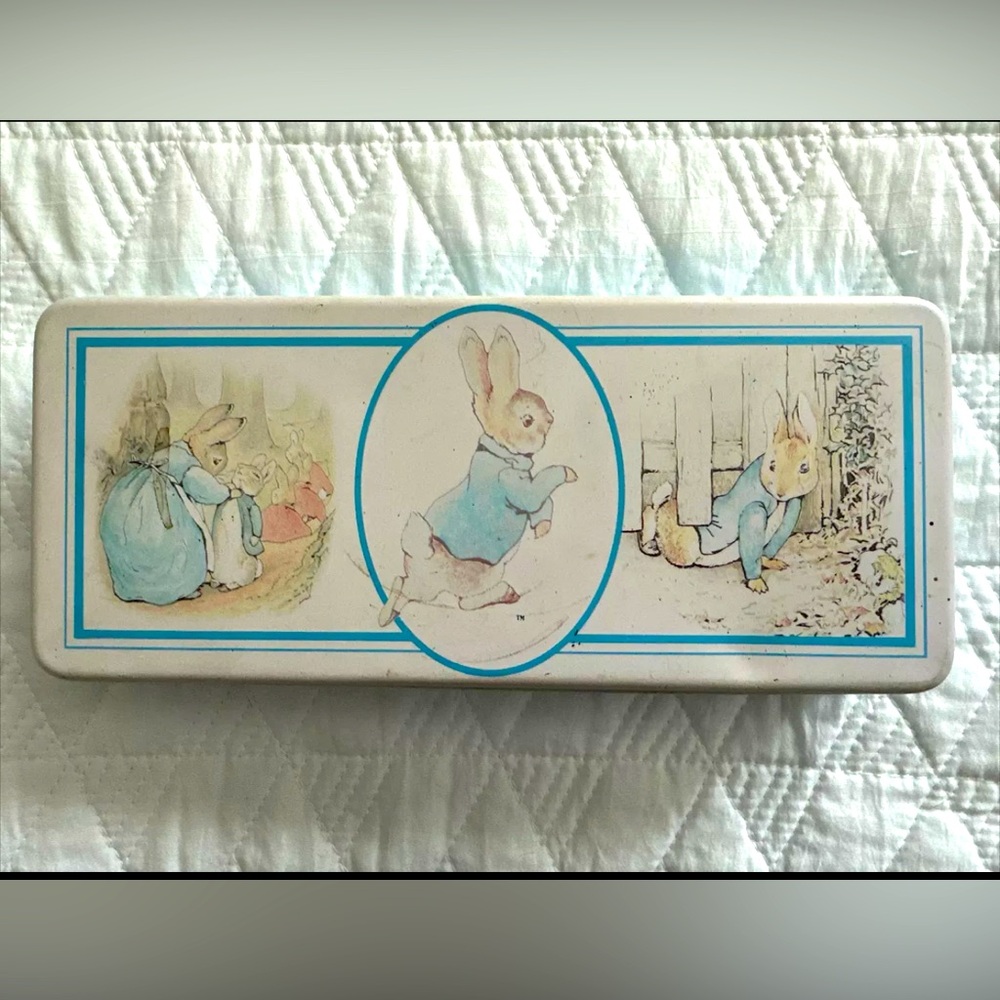 The World of Beatrix Potter  1989 Tin Collection Box Metal Storage Container